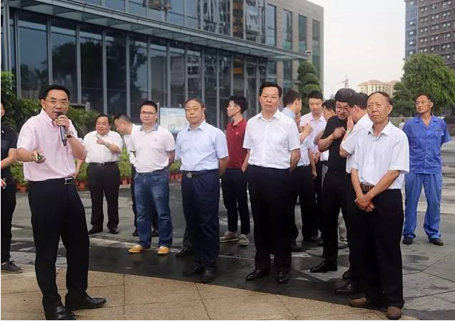 自贡市委中心组成员考察j9数字站世纪城赞美项目&ldquo;大手笔&rdquo;